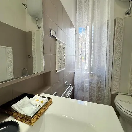 Guest house Glint House Royal - Sapienza 4*
