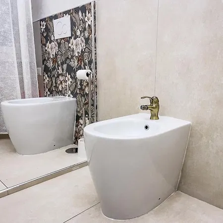 Glint House Royal - Sapienza Guest house Rome